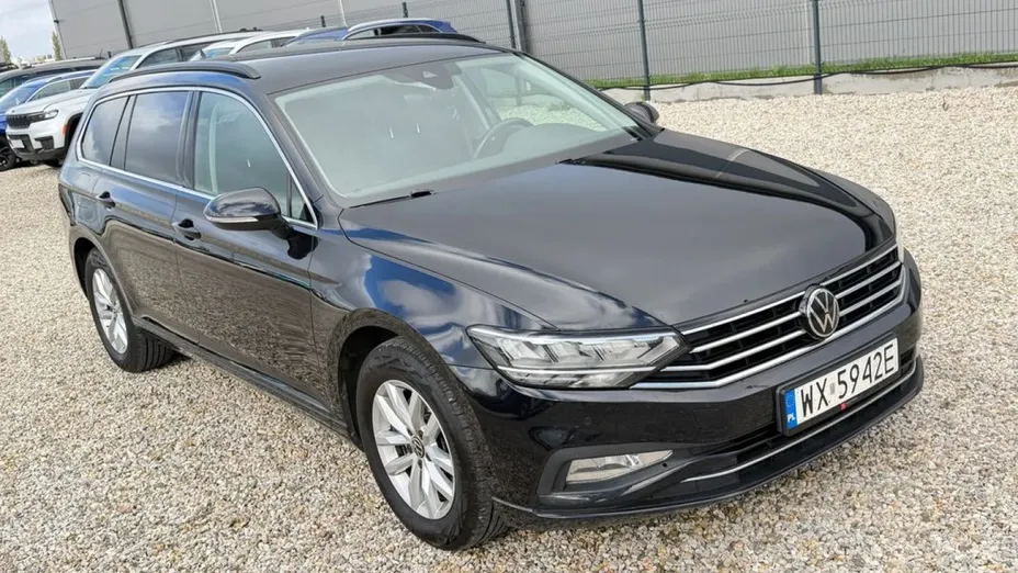 VOLKSWAGEN Passat -