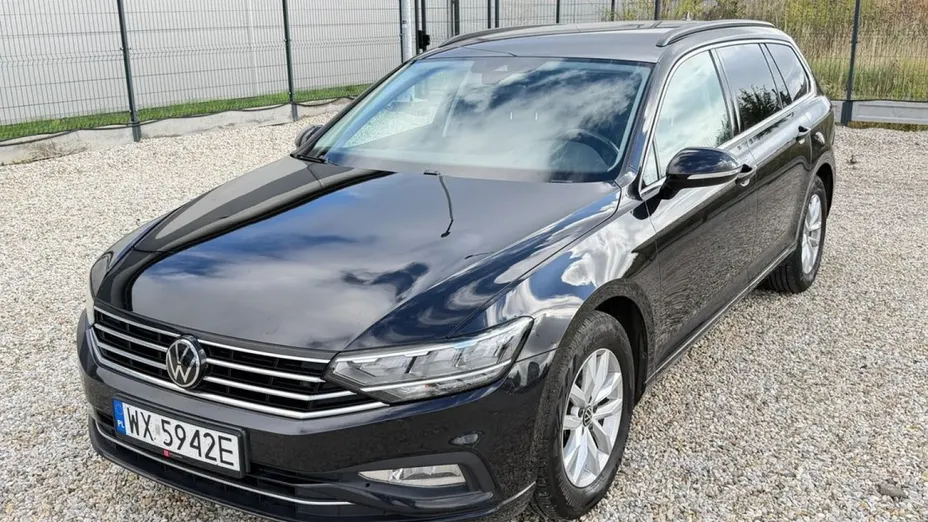 VOLKSWAGEN Passat -