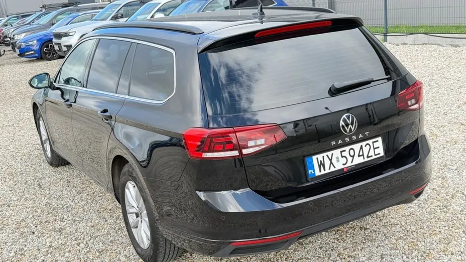 VOLKSWAGEN Passat -