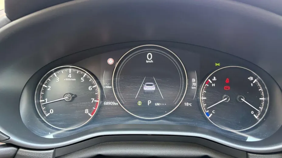 MAZDA CX-30 -