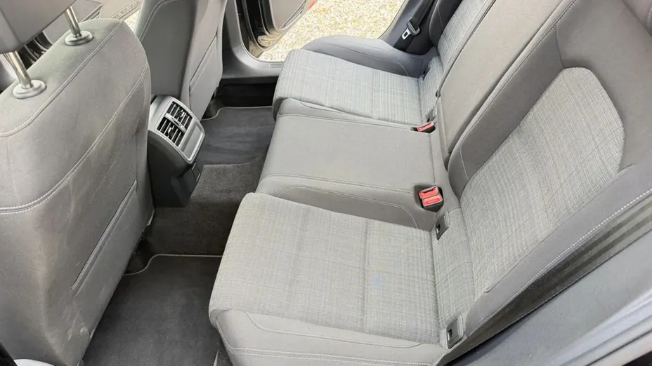 VOLKSWAGEN Passat -