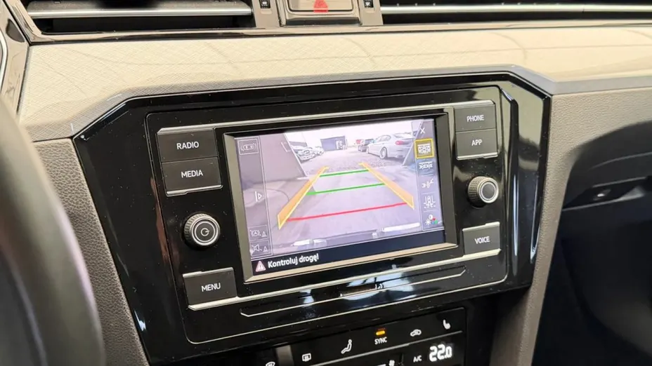 VOLKSWAGEN Passat -