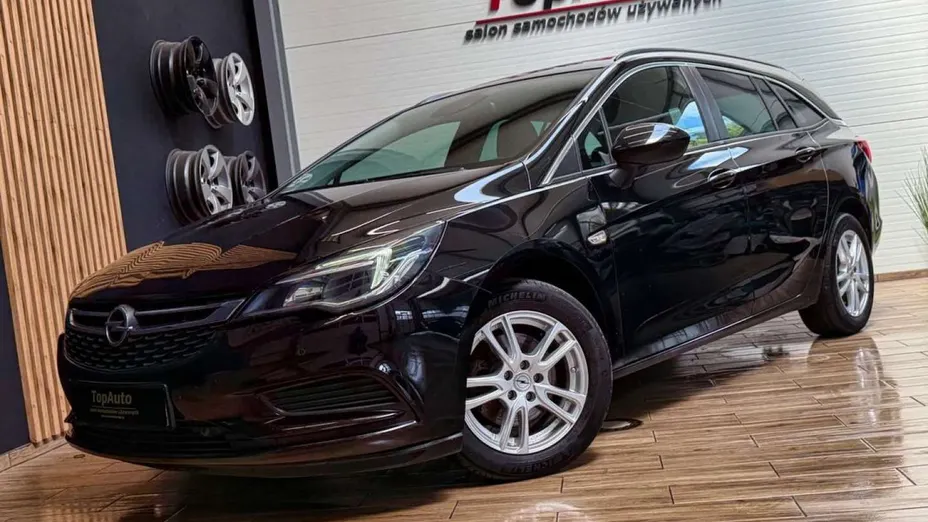 OPEL Astra -