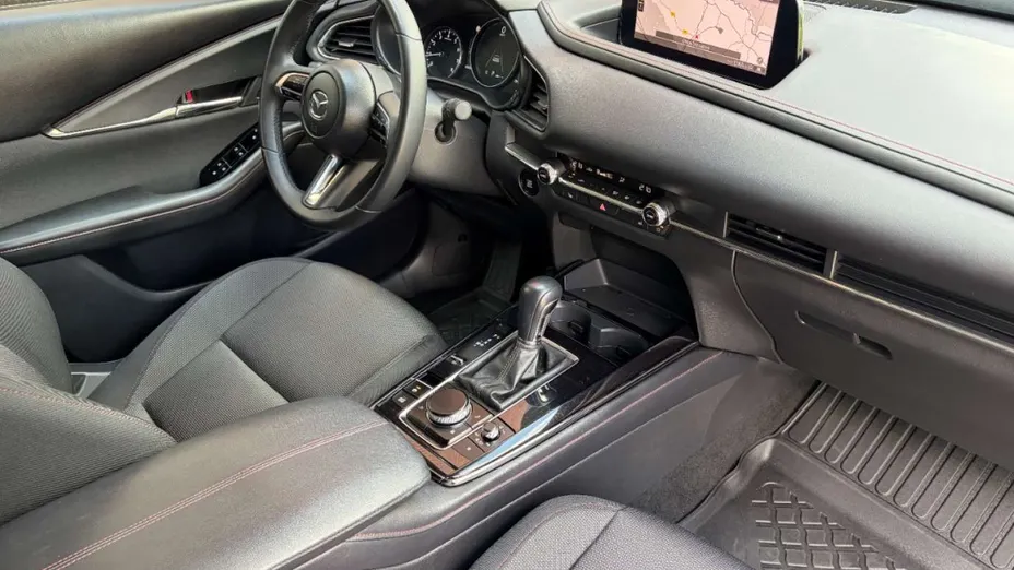 MAZDA CX-30 -