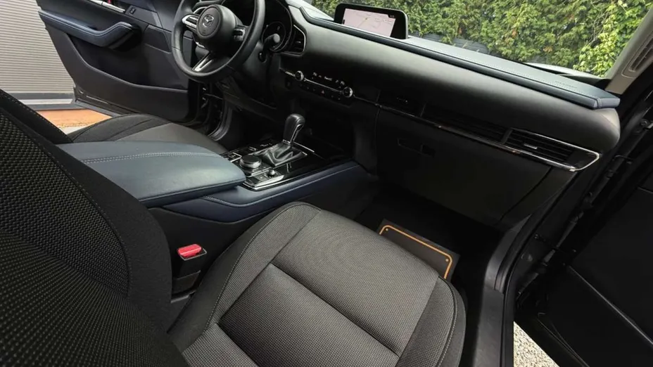 MAZDA CX-30 -