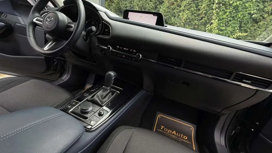 MAZDA CX-30 -
