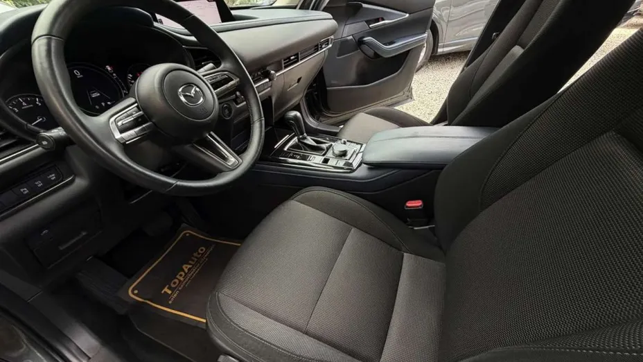 MAZDA CX-30 -