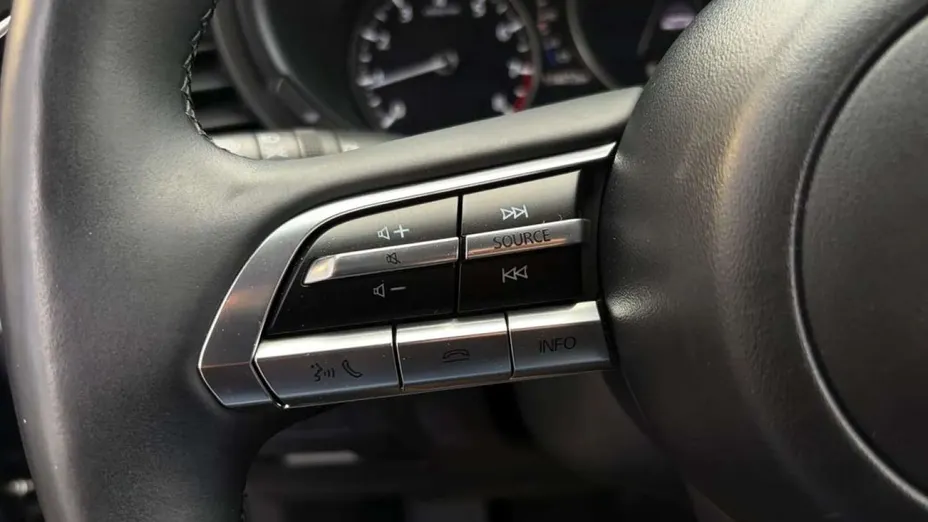 MAZDA CX-30 -