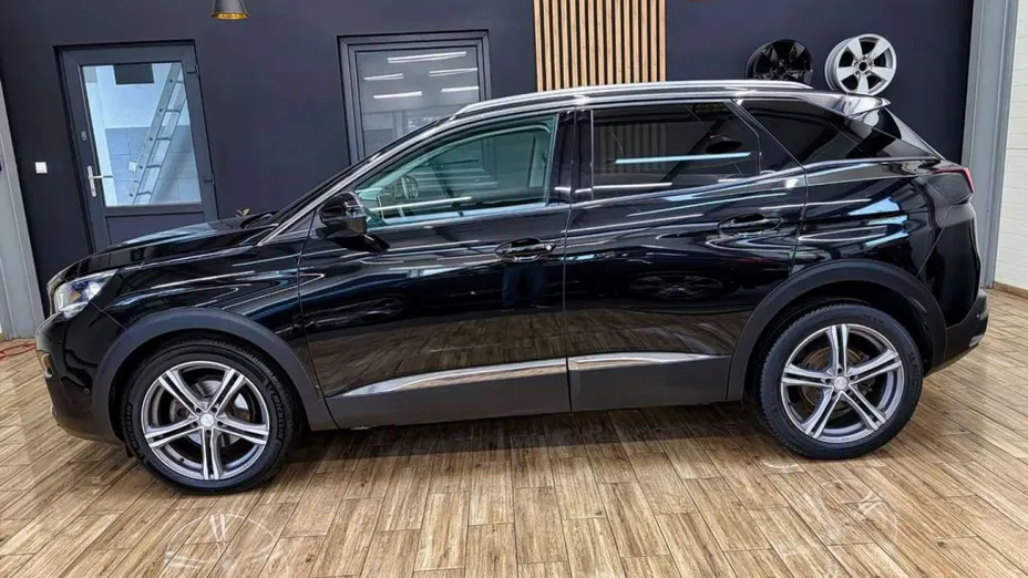 PEUGEOT 3008 -