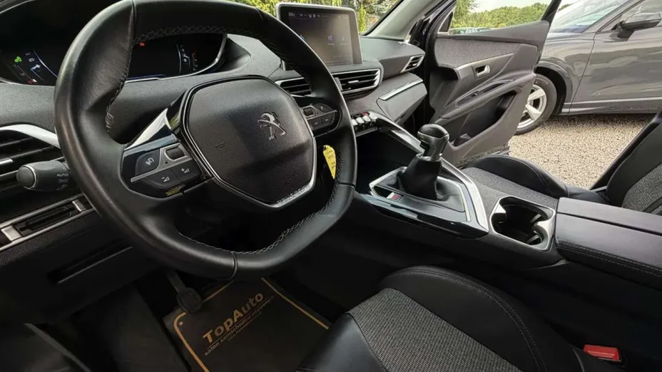 PEUGEOT 3008 -