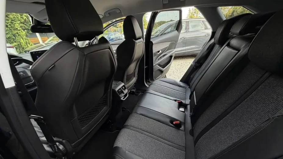 PEUGEOT 3008 -