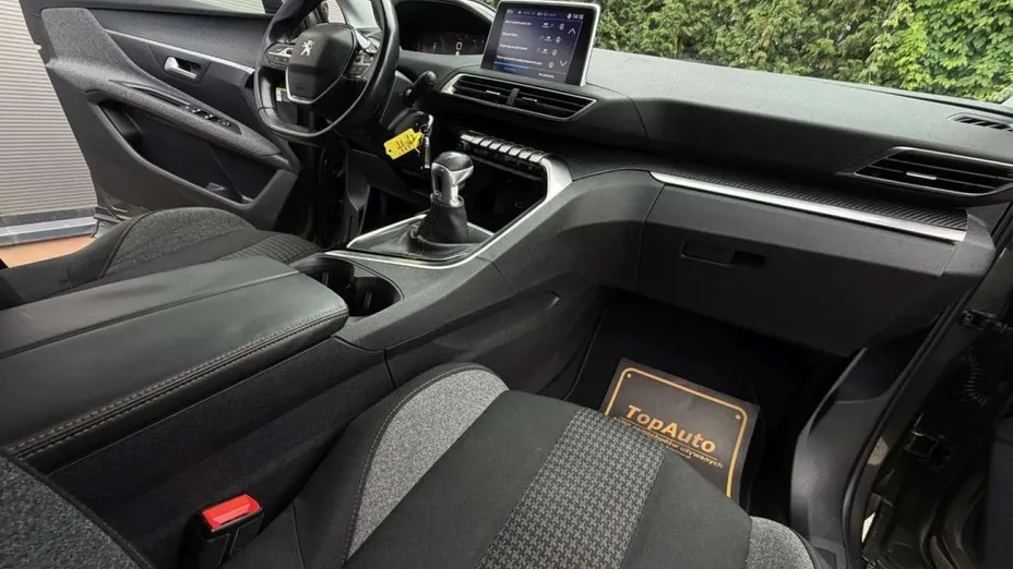 PEUGEOT 3008 -