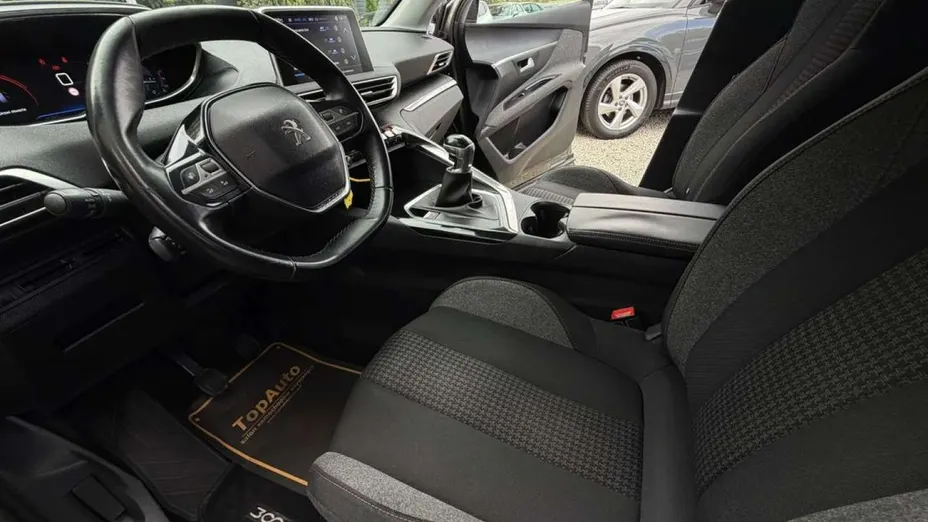 PEUGEOT 3008 -