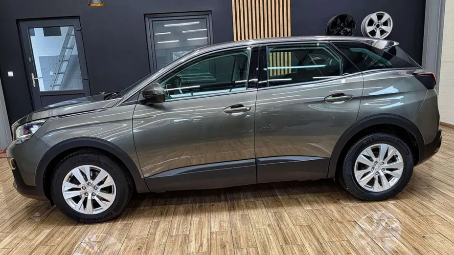 PEUGEOT 3008 -