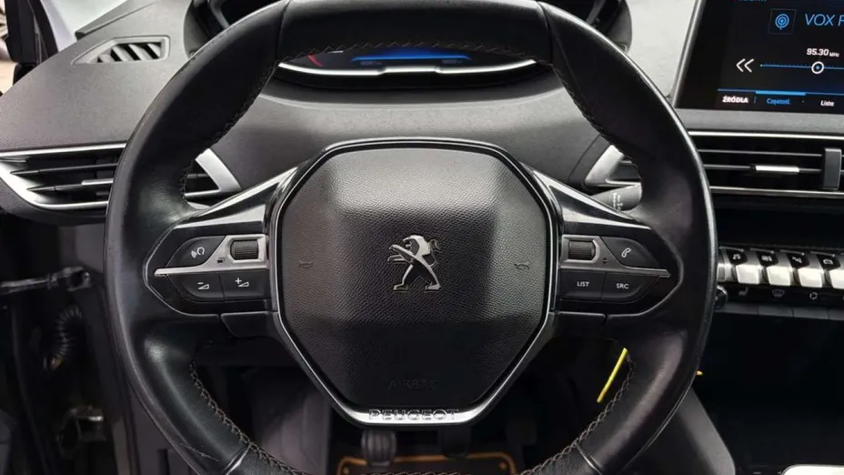 PEUGEOT 3008 -