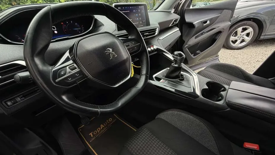 PEUGEOT 3008 -