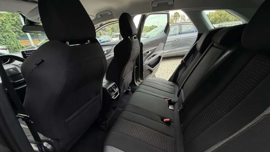 PEUGEOT 3008 -