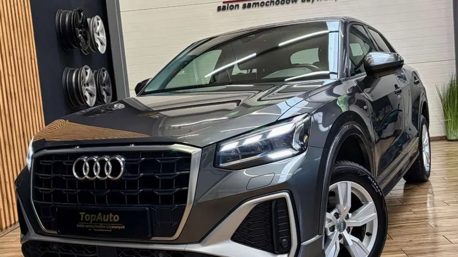 AUDI Q2 -