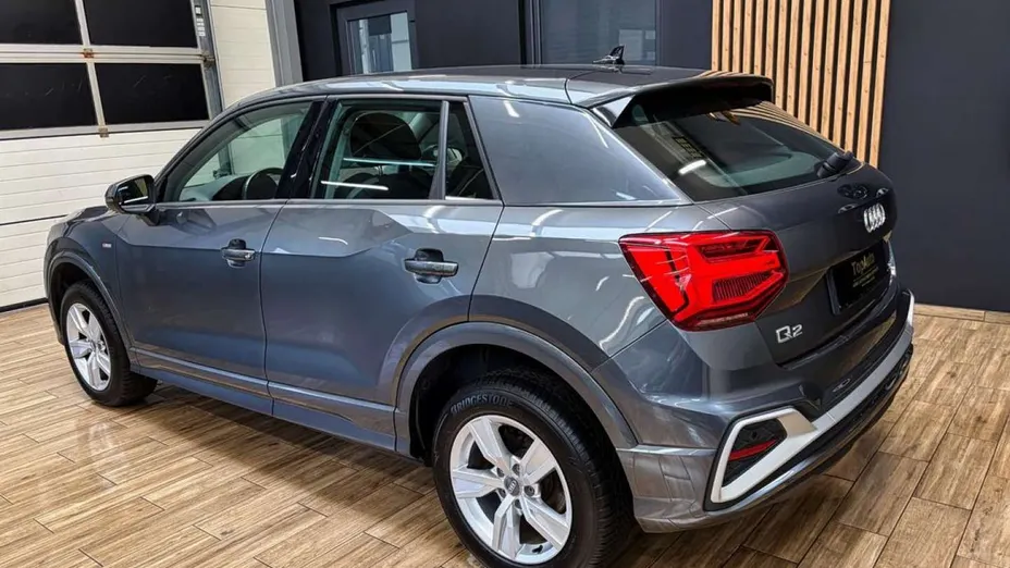 AUDI Q2 -