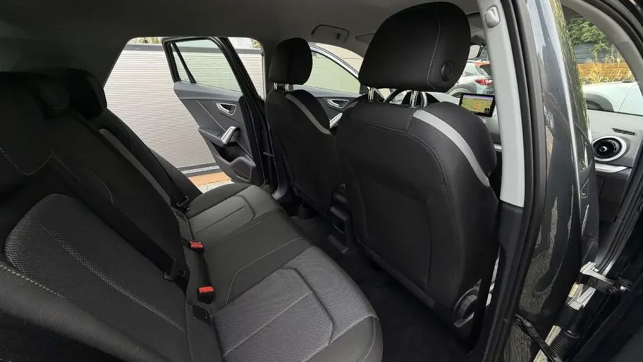 AUDI Q2 -