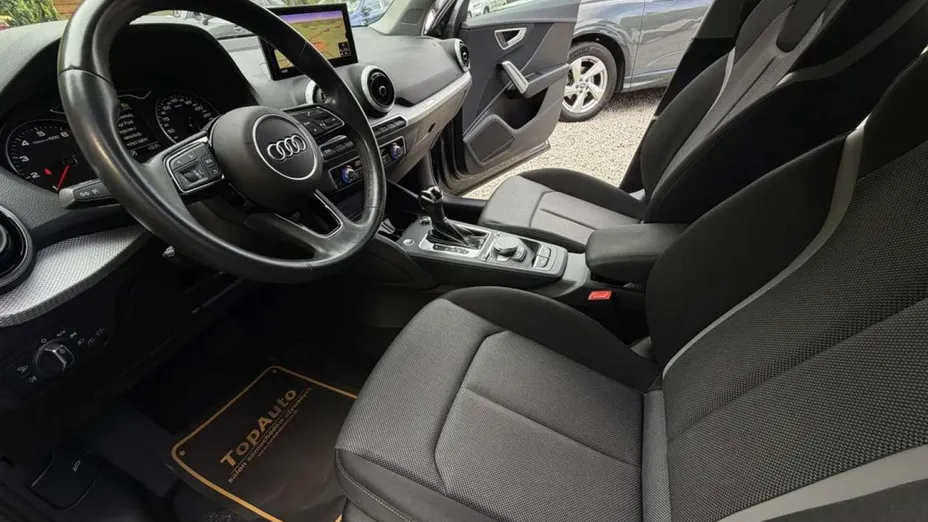 AUDI Q2 -