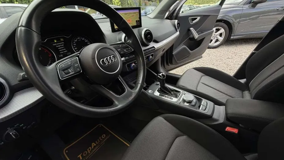 AUDI Q2 -