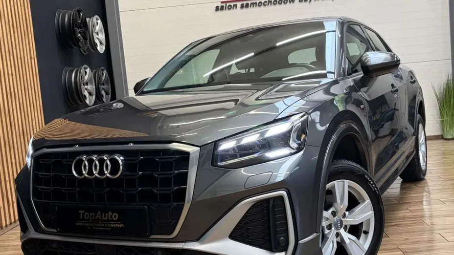 AUDI Q2 -
