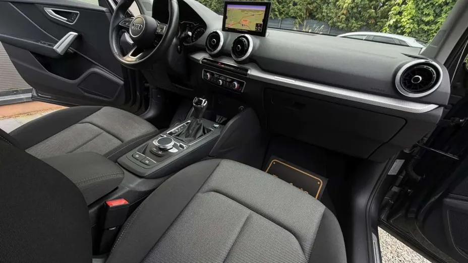 AUDI Q2 -