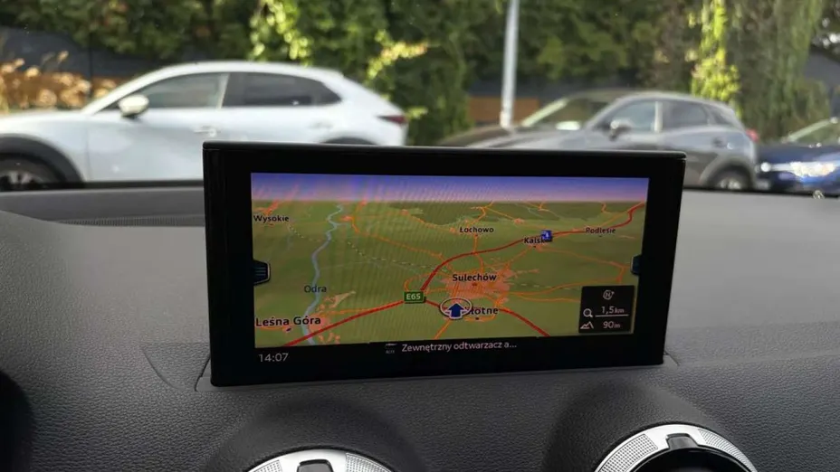 AUDI Q2 -