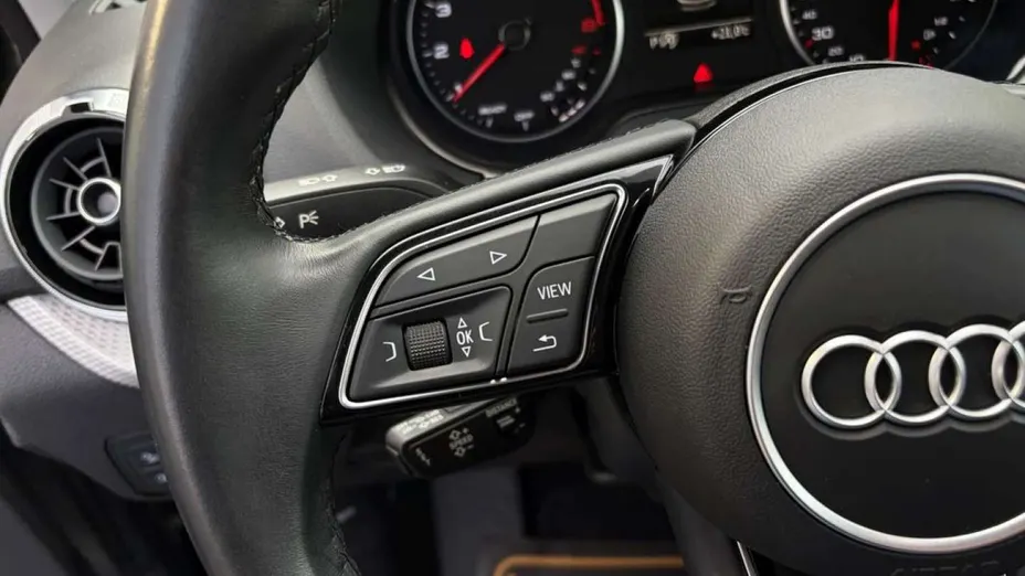 AUDI Q2 -