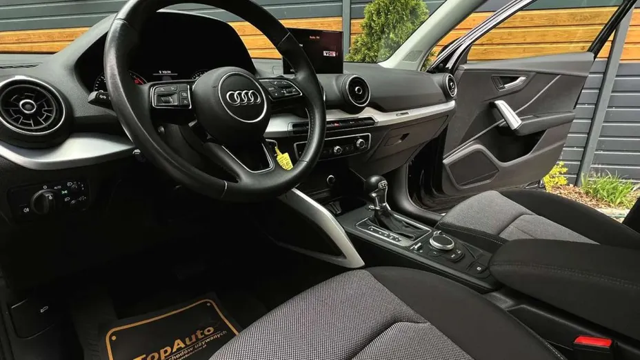 AUDI Q2 -
