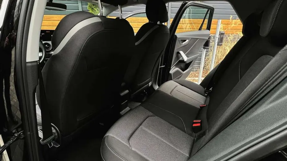 AUDI Q2 -