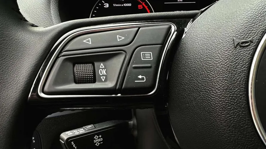 AUDI Q2 -