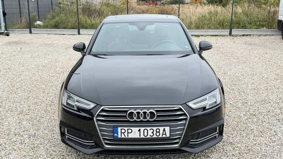 AUDI A4 -