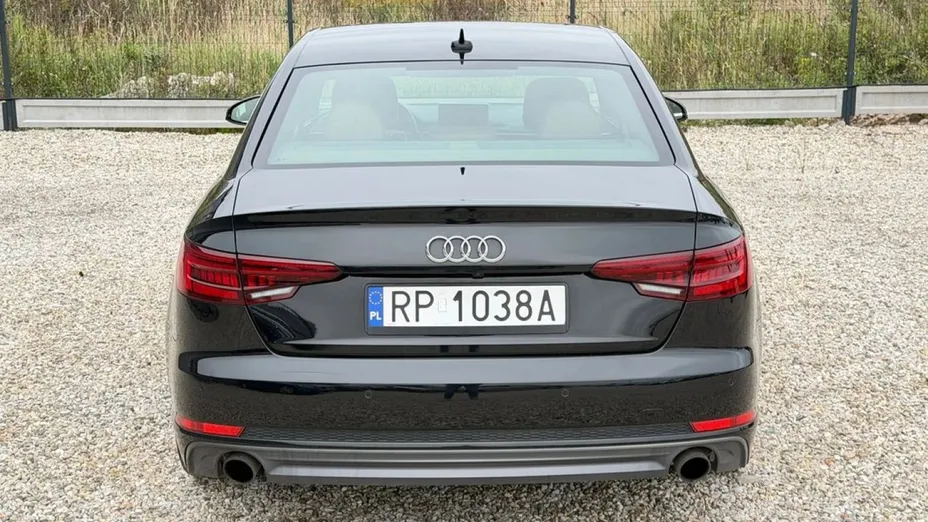 AUDI A4 -