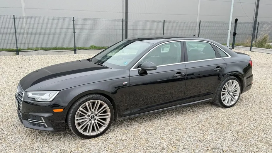 AUDI A4 -