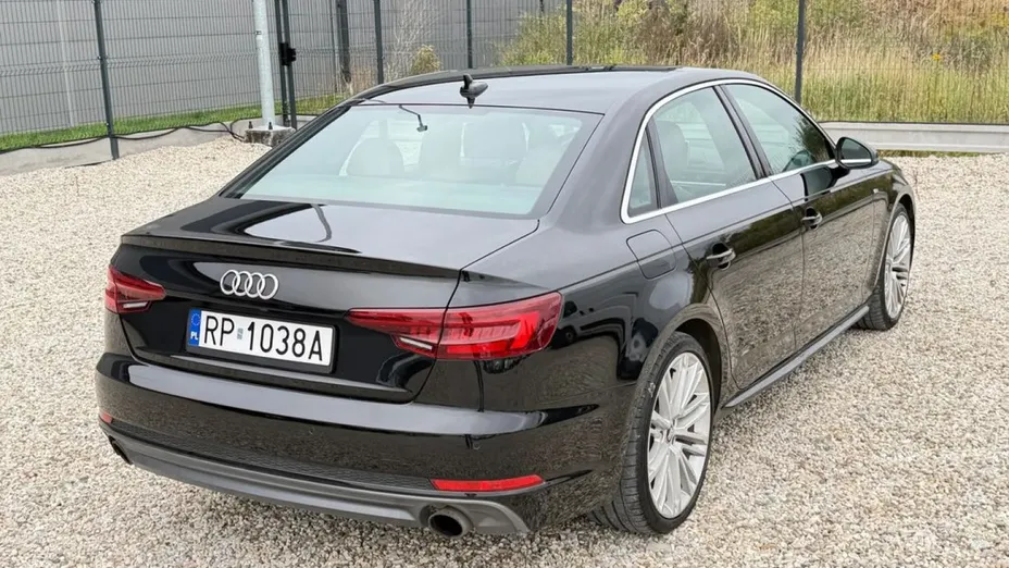 AUDI A4 -