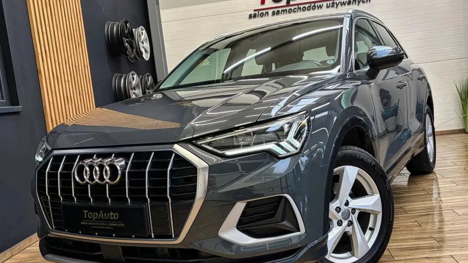 AUDI Q3 -