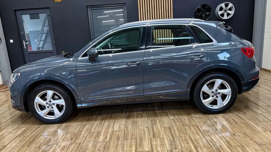 AUDI Q3 -
