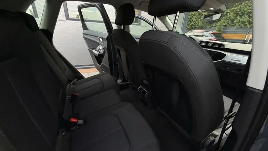 AUDI Q3 -