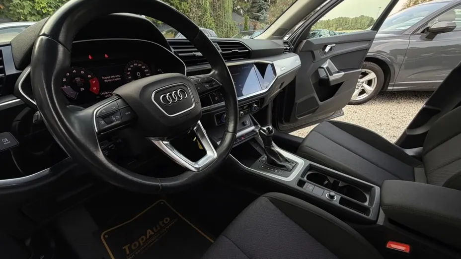 AUDI Q3 -