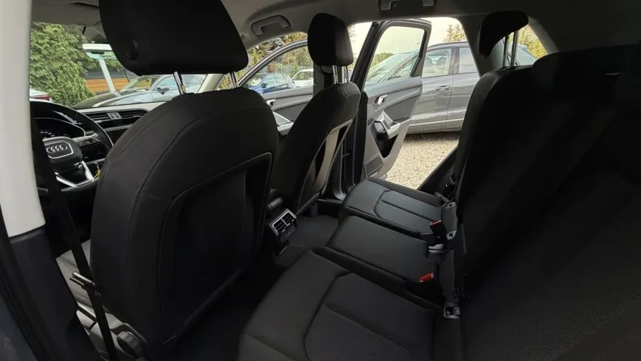 AUDI Q3 -