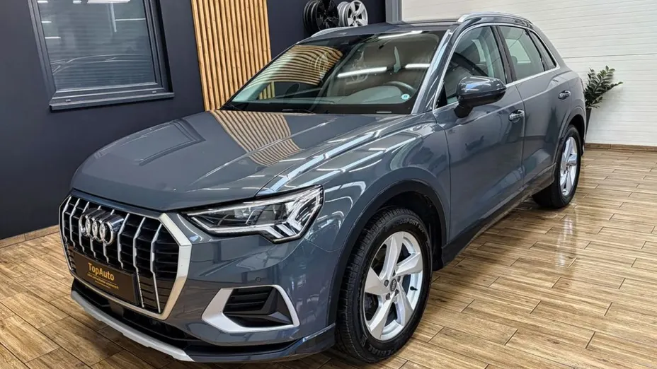 AUDI Q3 -