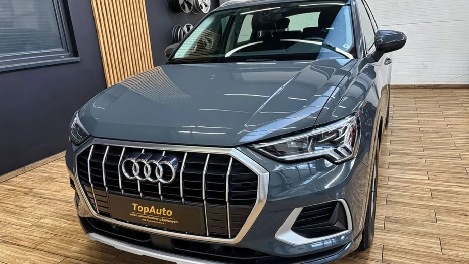 AUDI Q3 -
