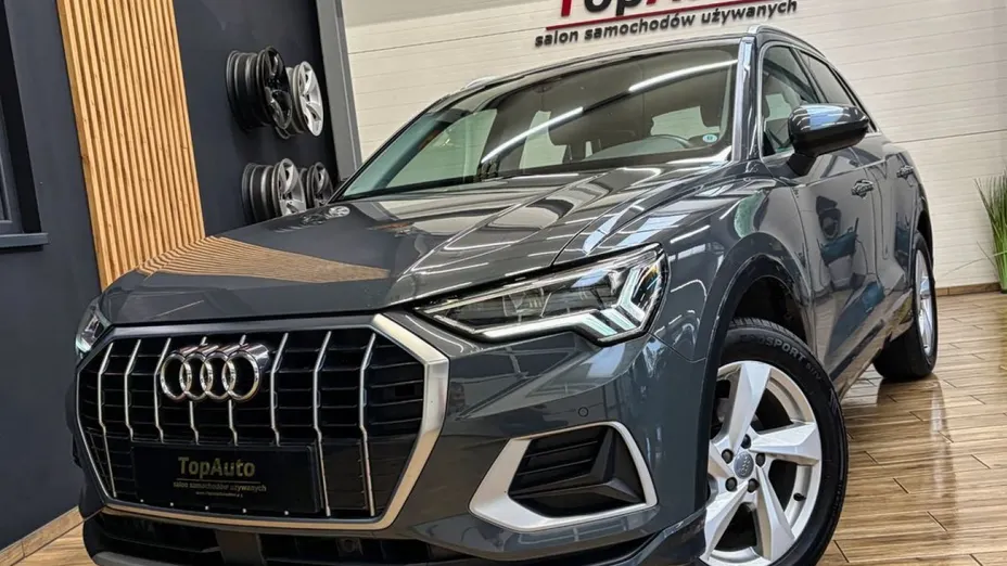 AUDI Q3 -