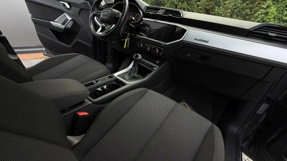 AUDI Q3 -