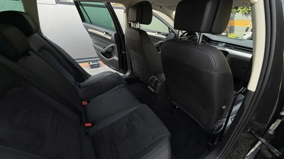 VOLKSWAGEN Passat -