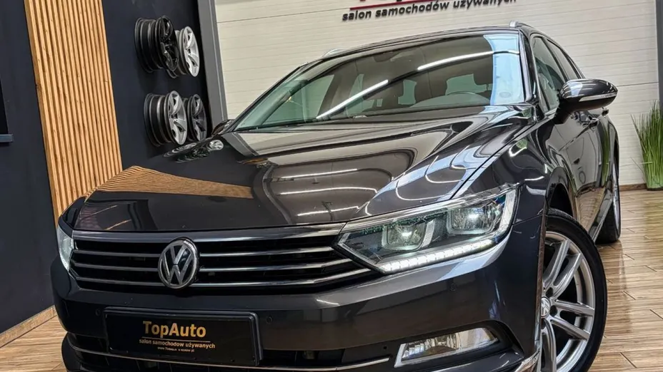 VOLKSWAGEN Passat -