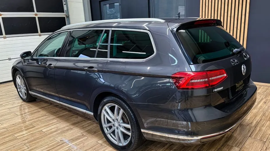 VOLKSWAGEN Passat -