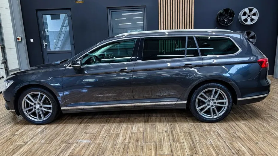 VOLKSWAGEN Passat -